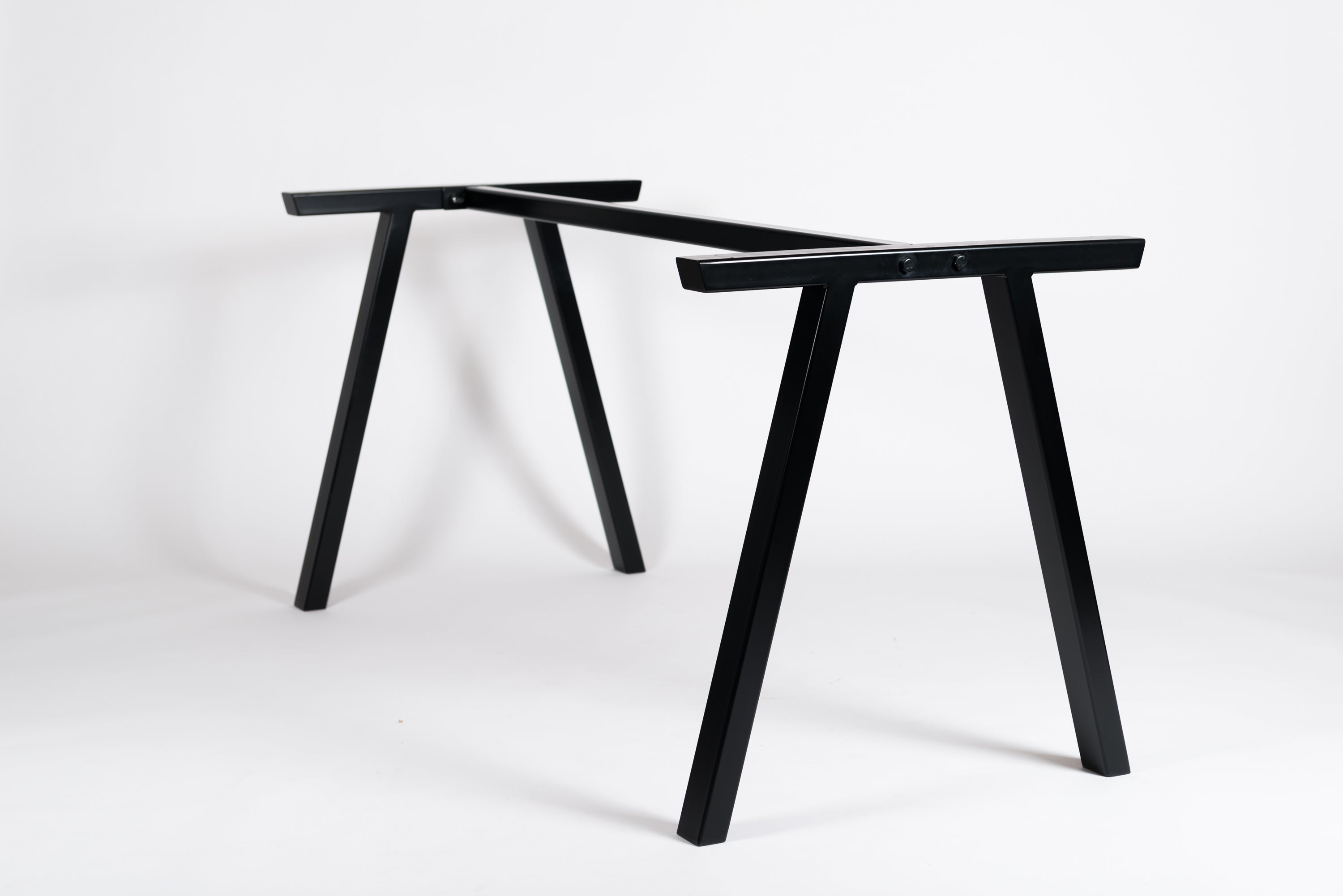 Medium-Duty Metal Table Bases – TILIA.